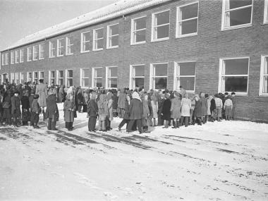 Tingløkkeskolens indvielse 1952
